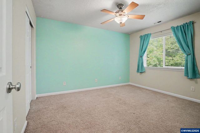 696 Mule Deer St NW, Salem, OR 97304
