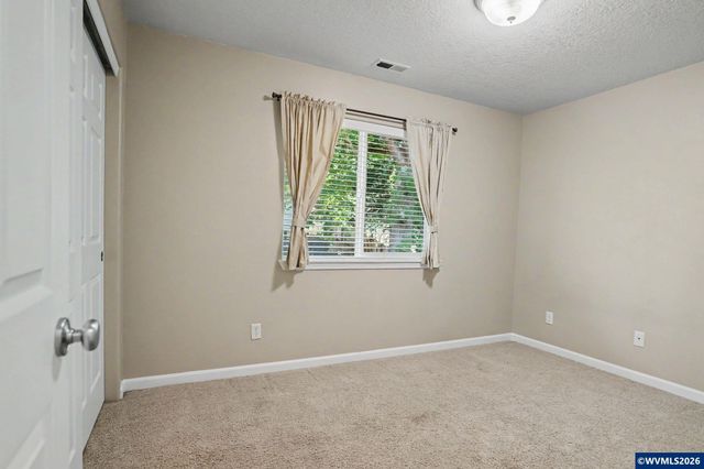 696 Mule Deer St NW, Salem, OR 97304