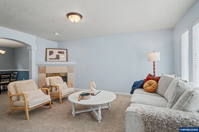 696 Mule Deer St NW, Salem, OR 97304