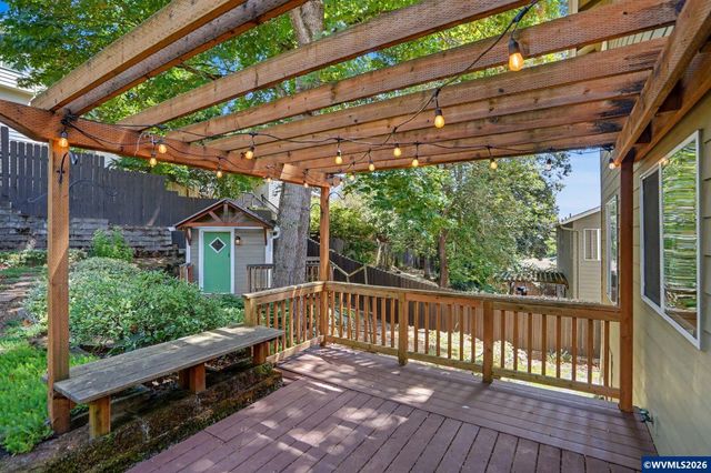 696 Mule Deer St NW, Salem, OR 97304