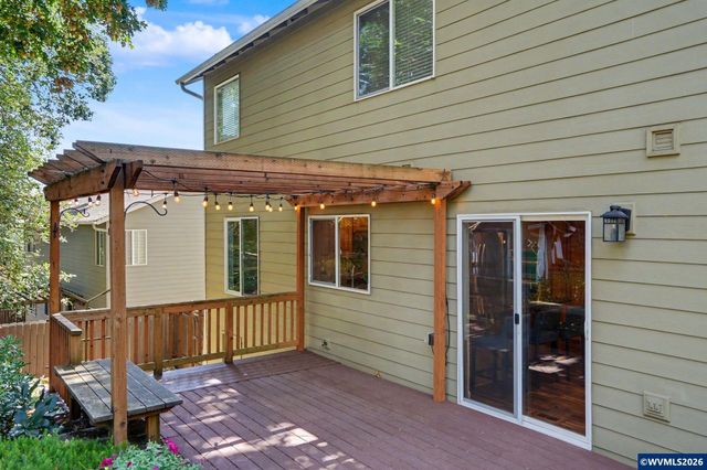 696 Mule Deer St NW, Salem, OR 97304