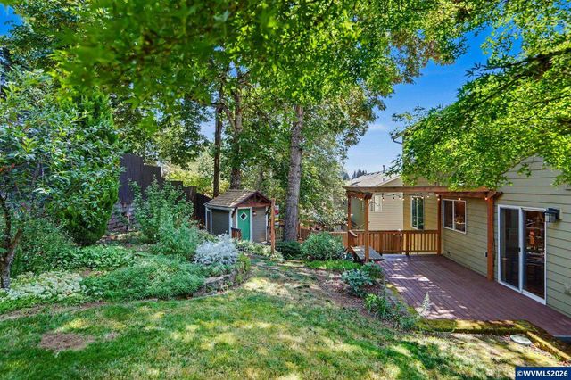 696 Mule Deer St NW, Salem, OR 97304
