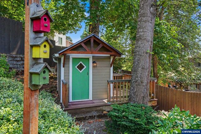 696 Mule Deer St NW, Salem, OR 97304