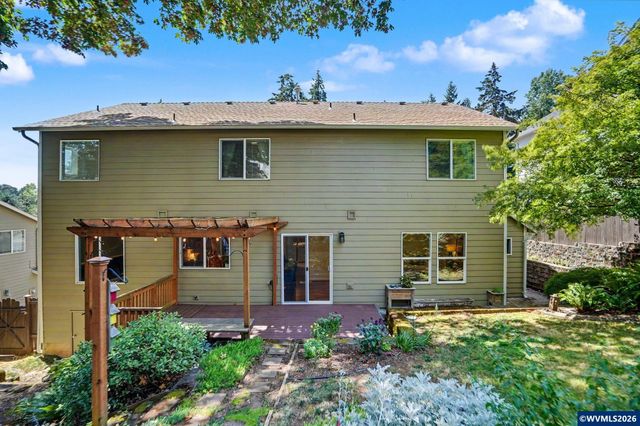 696 Mule Deer St NW, Salem, OR 97304