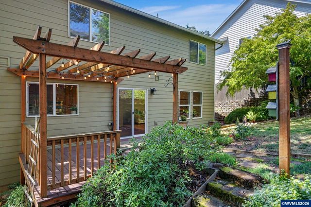 696 Mule Deer St NW, Salem, OR 97304