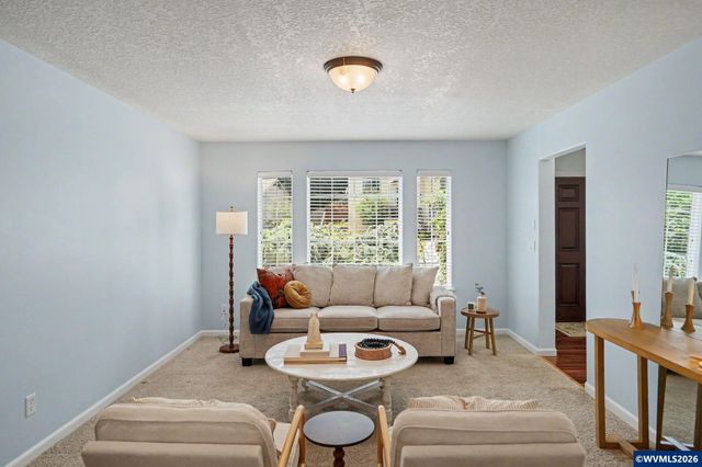 696 Mule Deer St NW, Salem, OR 97304