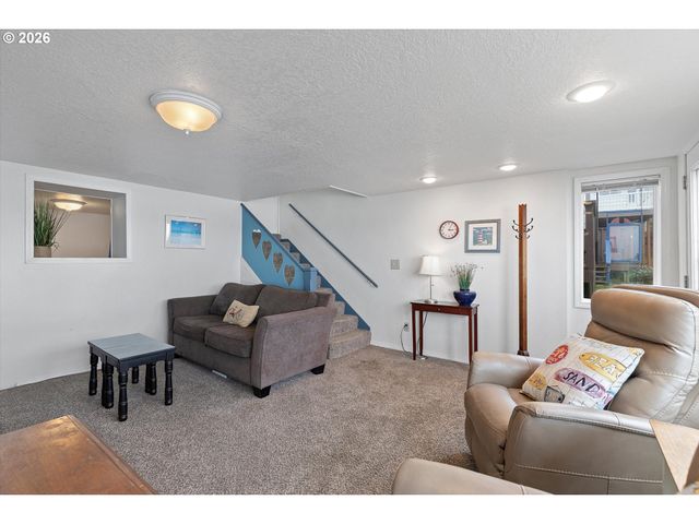 3521 Sw ANCHOR Ave 2, Lincoln City, OR 97367