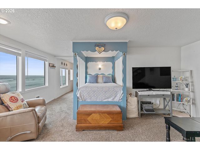 3521 Sw ANCHOR Ave 2, Lincoln City, OR 97367