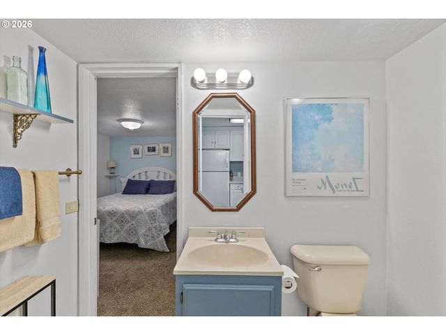 3521 Sw ANCHOR Ave 2, Lincoln City, OR 97367