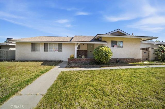 285 E Mckinley, Pomona, CA 91767