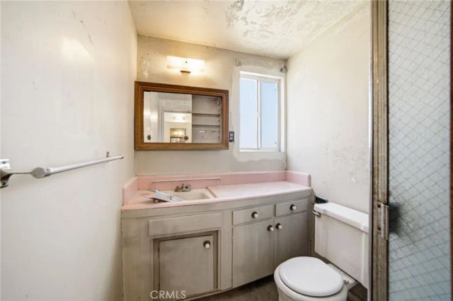 285 E Mckinley, Pomona, CA 91767