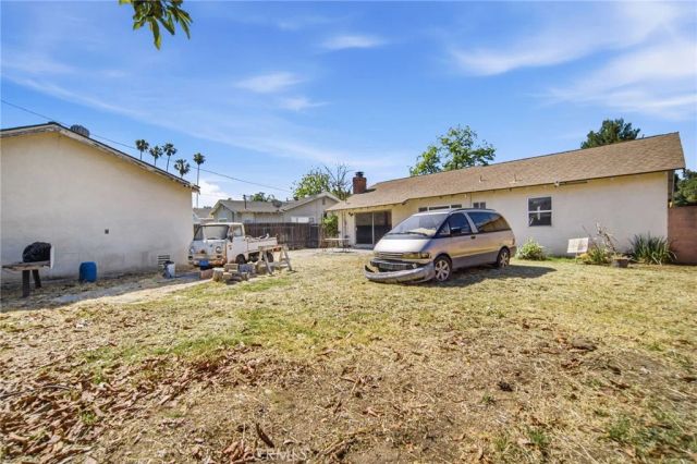 285 E Mckinley, Pomona, CA 91767