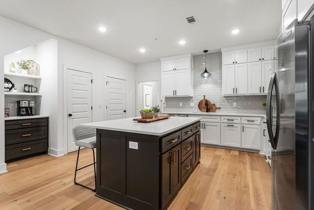 4118 W Olive Street, Rogers, AR 72756