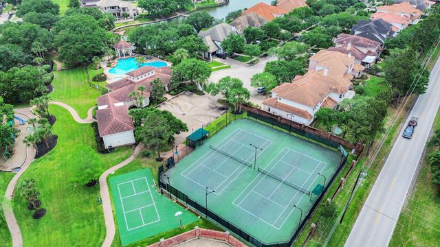 1014 Harbour Sands Drive, Houston, TX 77094