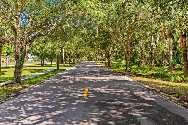 918 SW Balmoral Trace, Stuart, FL 34997
