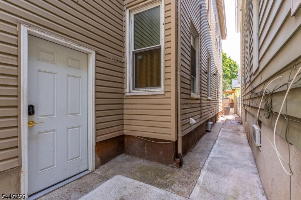 183 Graham ave, Paterson City, NJ 07508 — photo 3