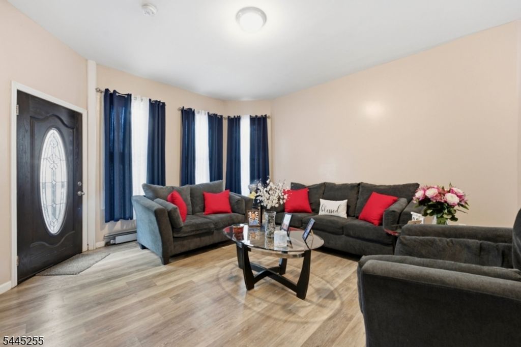 183 Graham ave, Paterson City, NJ 07508 — photo 4
