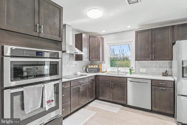 23 DEWALT DRIVE, Mechanicsburg, PA 17050