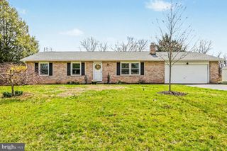 23 DEWALT DRIVE, Mechanicsburg, PA 17050