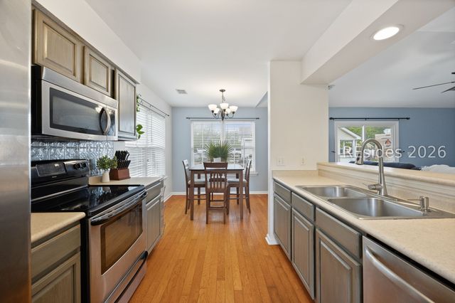 18 Royal Star Dr, Beaufort, SC 29907