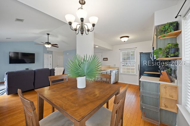 18 Royal Star Dr, Beaufort, SC 29907