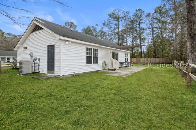 18 Royal Star Dr, Beaufort, SC 29907