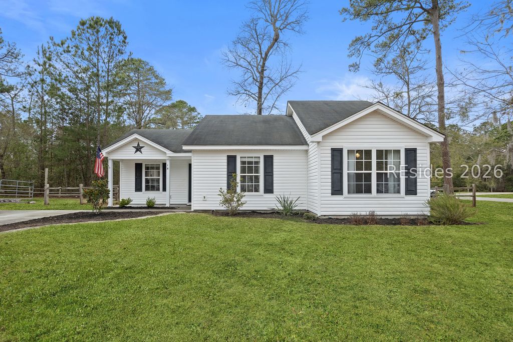 18 Royal Star Dr, Beaufort, SC 29907