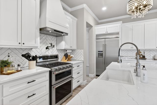 4004 Legend Trail, Granbury, TX 76049