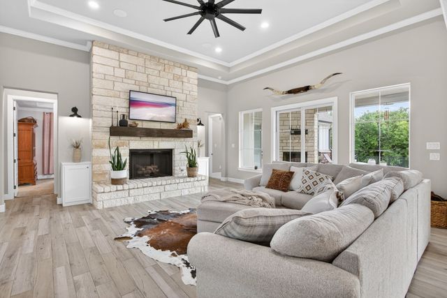 4004 Legend Trail, Granbury, TX 76049