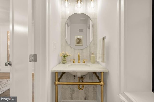 7928 16TH ST NW, Washington, DC 20012