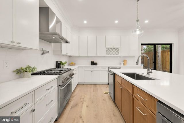 7928 16TH ST NW, Washington, DC 20012