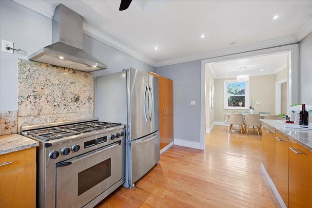 31 Northumberland Avenue, Redwood City, CA 94063