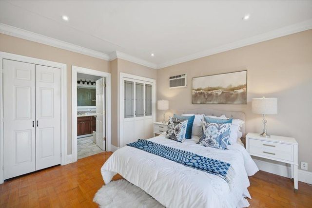 31 Northumberland Avenue, Redwood City, CA 94063