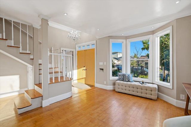 31 Northumberland Avenue, Redwood City, CA 94063