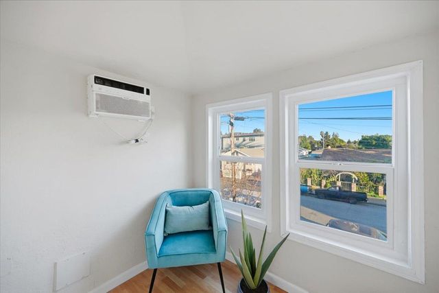 31 Northumberland Avenue, Redwood City, CA 94063