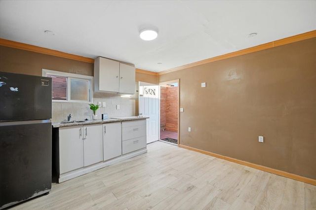 31 Northumberland Avenue, Redwood City, CA 94063