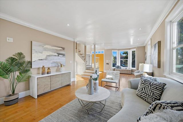 31 Northumberland Avenue, Redwood City, CA 94063