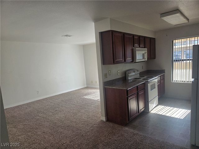 2451 North Rainbow Boulevard 2048, Las Vegas, NV 89108