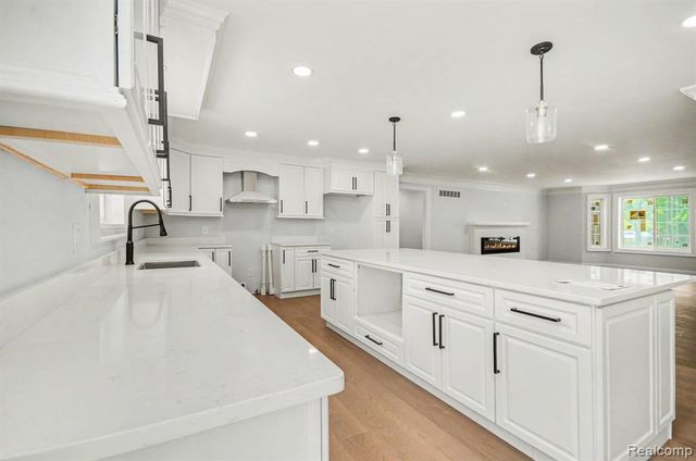 56350 Willow Creek Boulevard, Utica, MI 48316