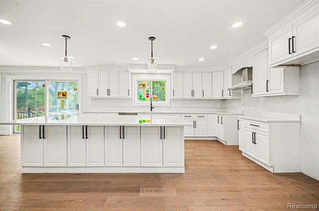 56350 Willow Creek Boulevard, Utica, MI 48316