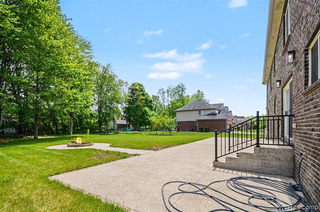 56350 Willow Creek Boulevard, Utica, MI 48316