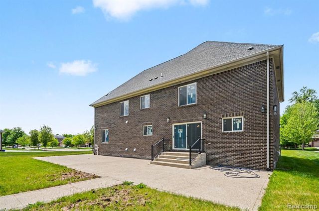 56350 Willow Creek Boulevard, Utica, MI 48316