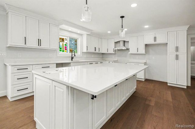 56350 Willow Creek Boulevard, Utica, MI 48316