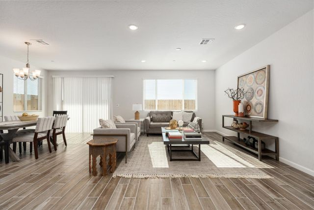 691 Solar Lane, Clovis, CA 93619