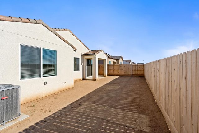 691 Solar Lane, Clovis, CA 93619
