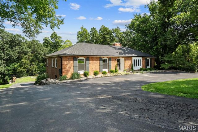 12925 Topping Estates Drive, Town And Country, MO 63131