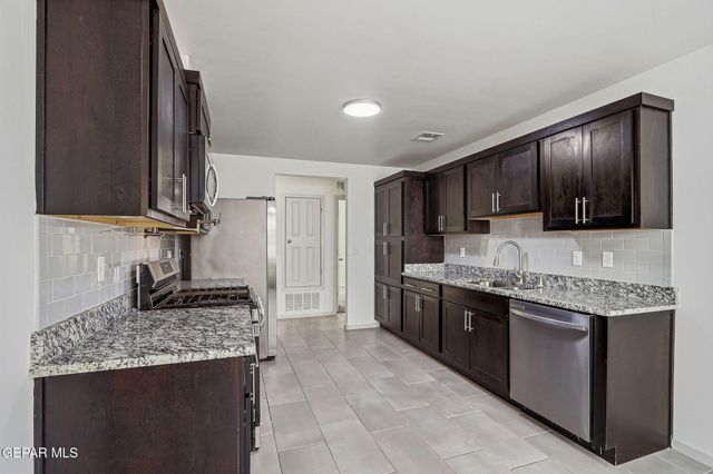 1173 Summer Rain Street, El Paso, TX 79928