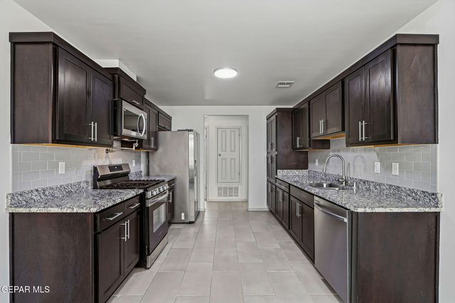 1173 Summer Rain Street, El Paso, TX 79928