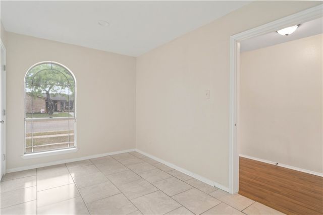 913 Pyramid Dr, Corpus Christi, TX 78412