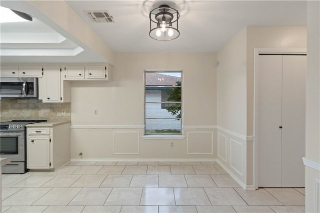 913 Pyramid Dr, Corpus Christi, TX 78412